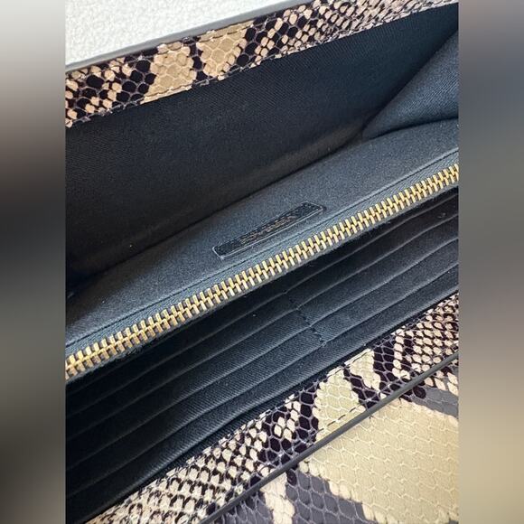 Versace Snake skin Women's Bag with chain - Picture 6 of 6